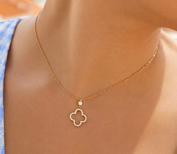 Colar Clover Outlines